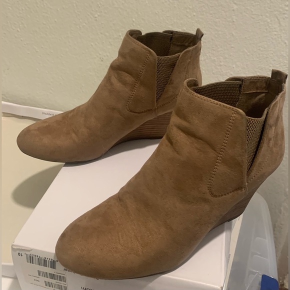 Report wedge booties size 10 - Picture 2 of 6